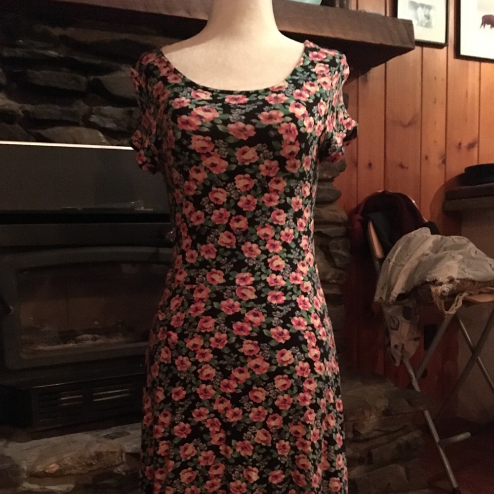 Floral dress with back cutout
